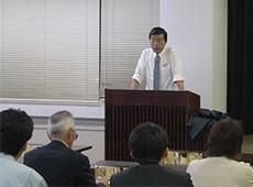 富野教授の講演の様子