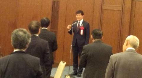 市長が挨拶している写真