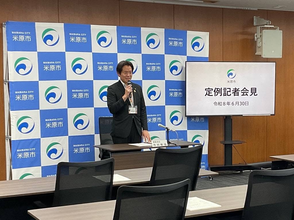 定例記者会見にてお話されている市長の写真