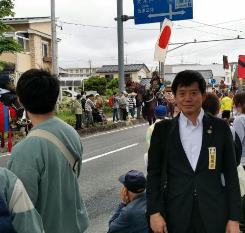 視察の様子。相馬野馬追を観覧している市長の写真