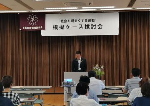 壇上にて挨拶をされている市長の写真