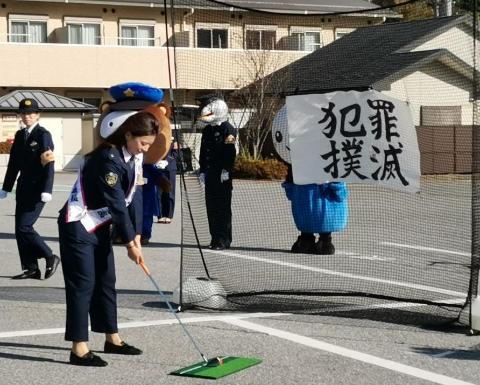 藤田かれんさんの力強いフルスイング