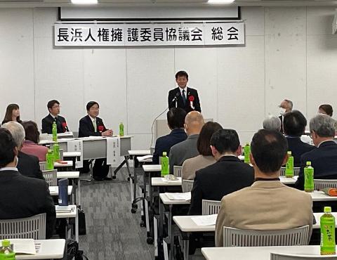 市長が挨拶している写真