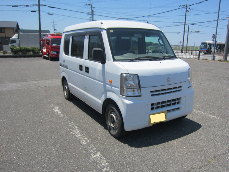 物品番号4軽自動車外観右前方から全体を写した画像