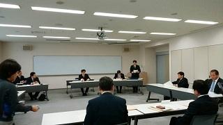 滋賀県市町村職員研修センター議会定例会の様子の写真