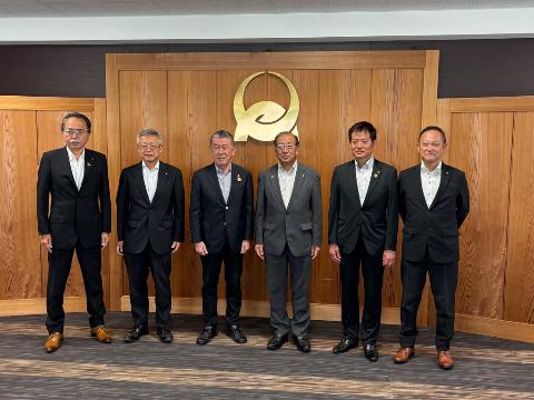 総会にて出席された皆さまとの写真
