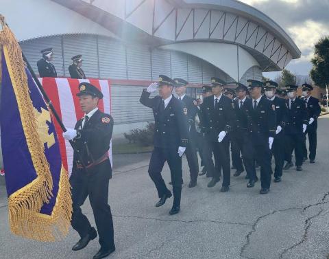 徒列部隊による分列行進の様子