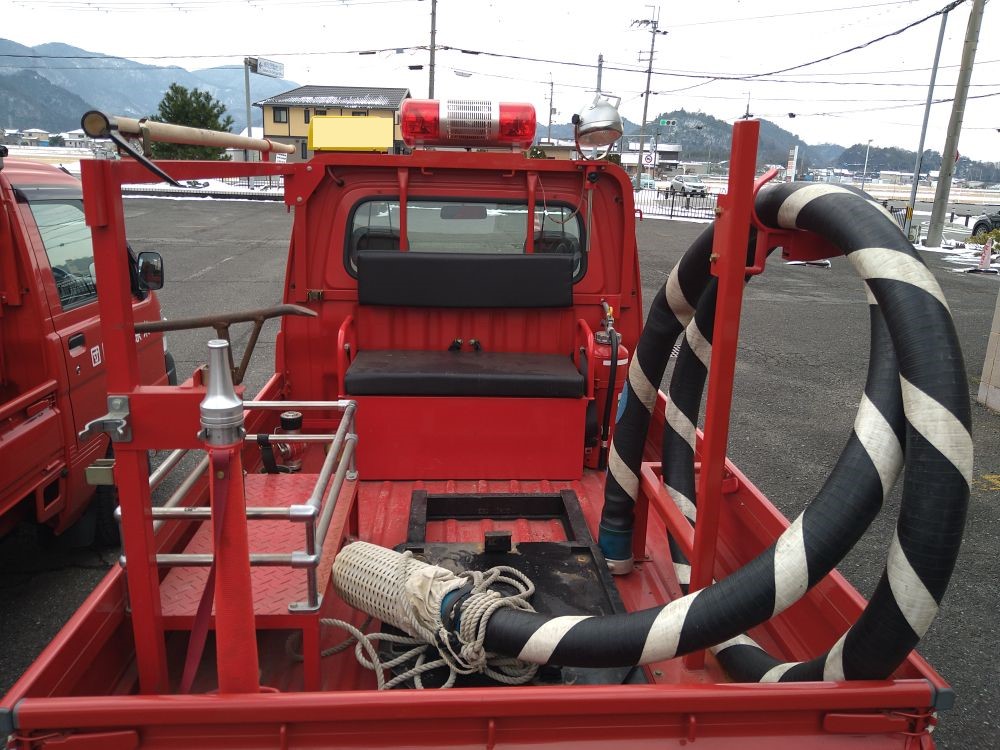 物品番号5消防ポンプ積載車5後部荷台の画像