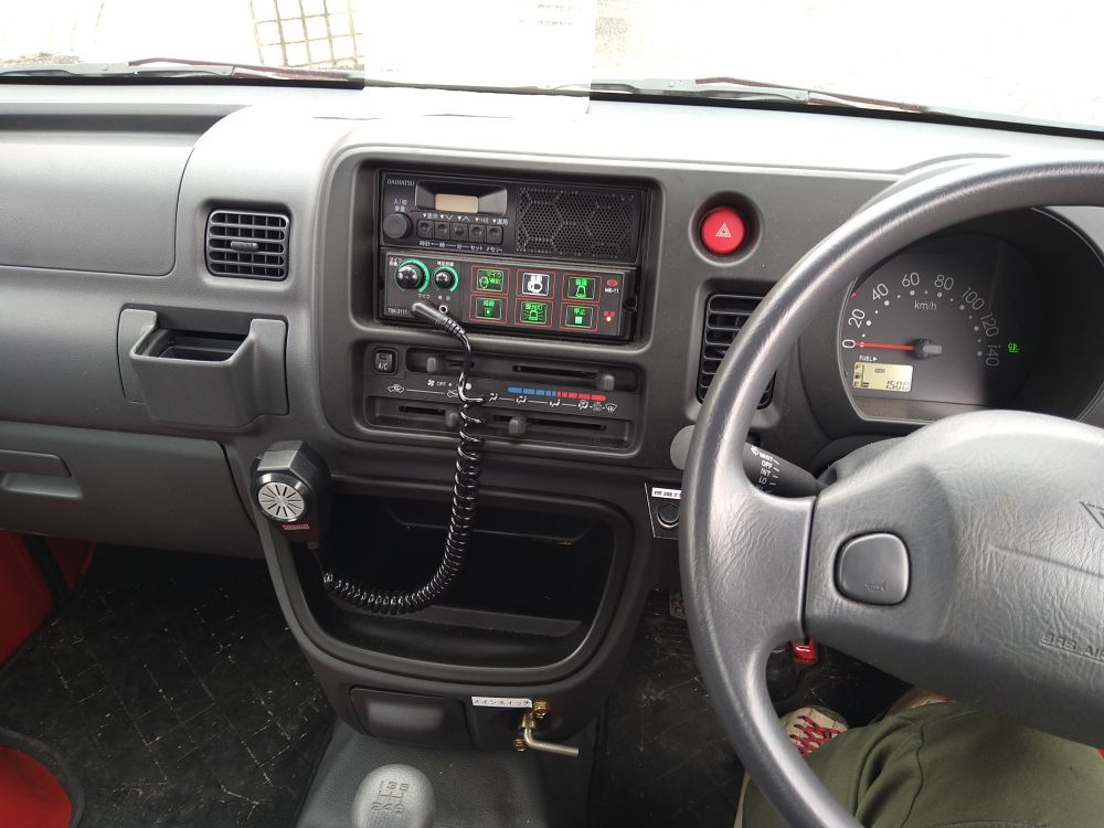 物品番号2消防ポンプ積載車2内観運転席の画像