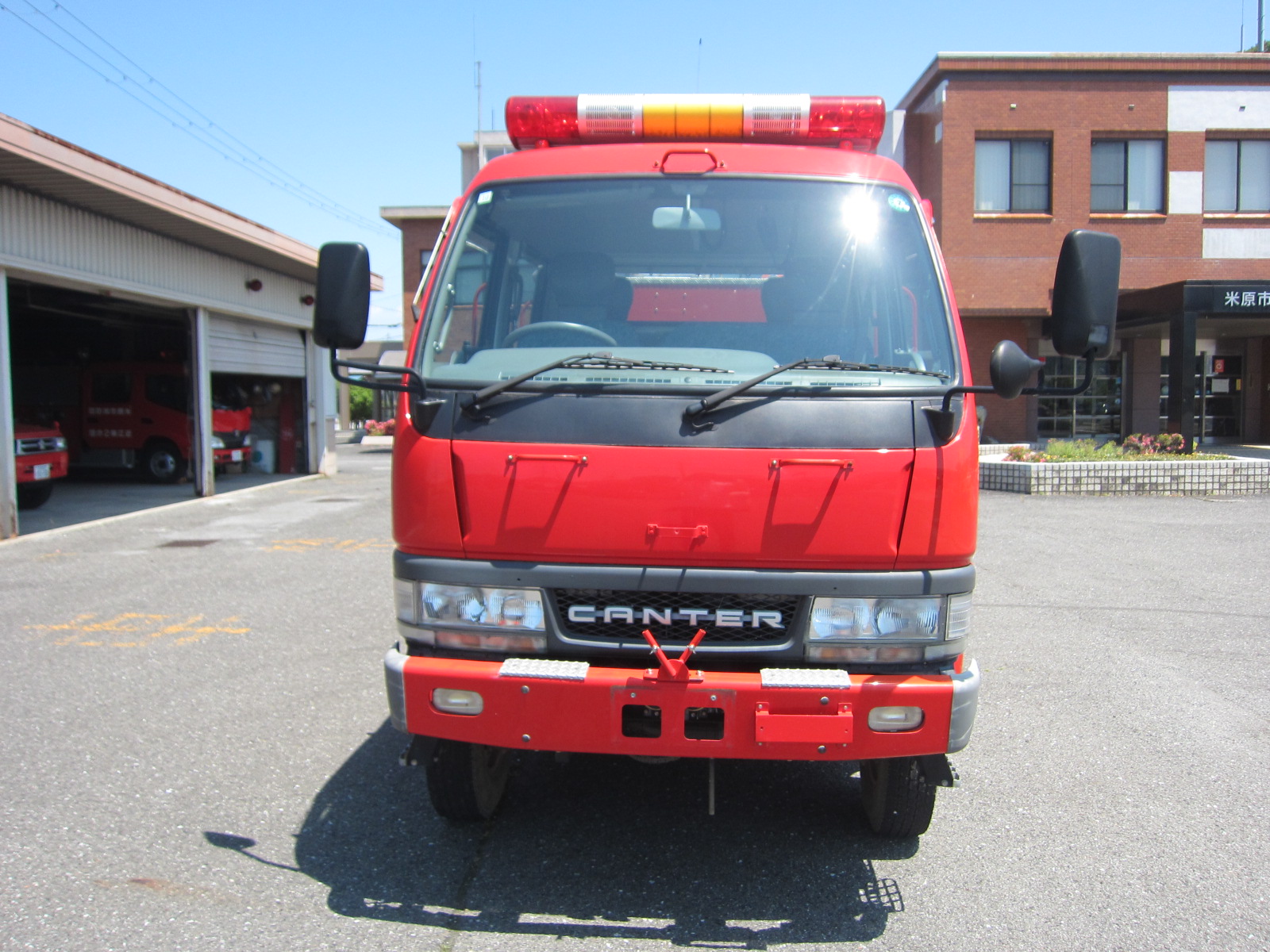 物件番号1消防ポンプ車外観正面の画像