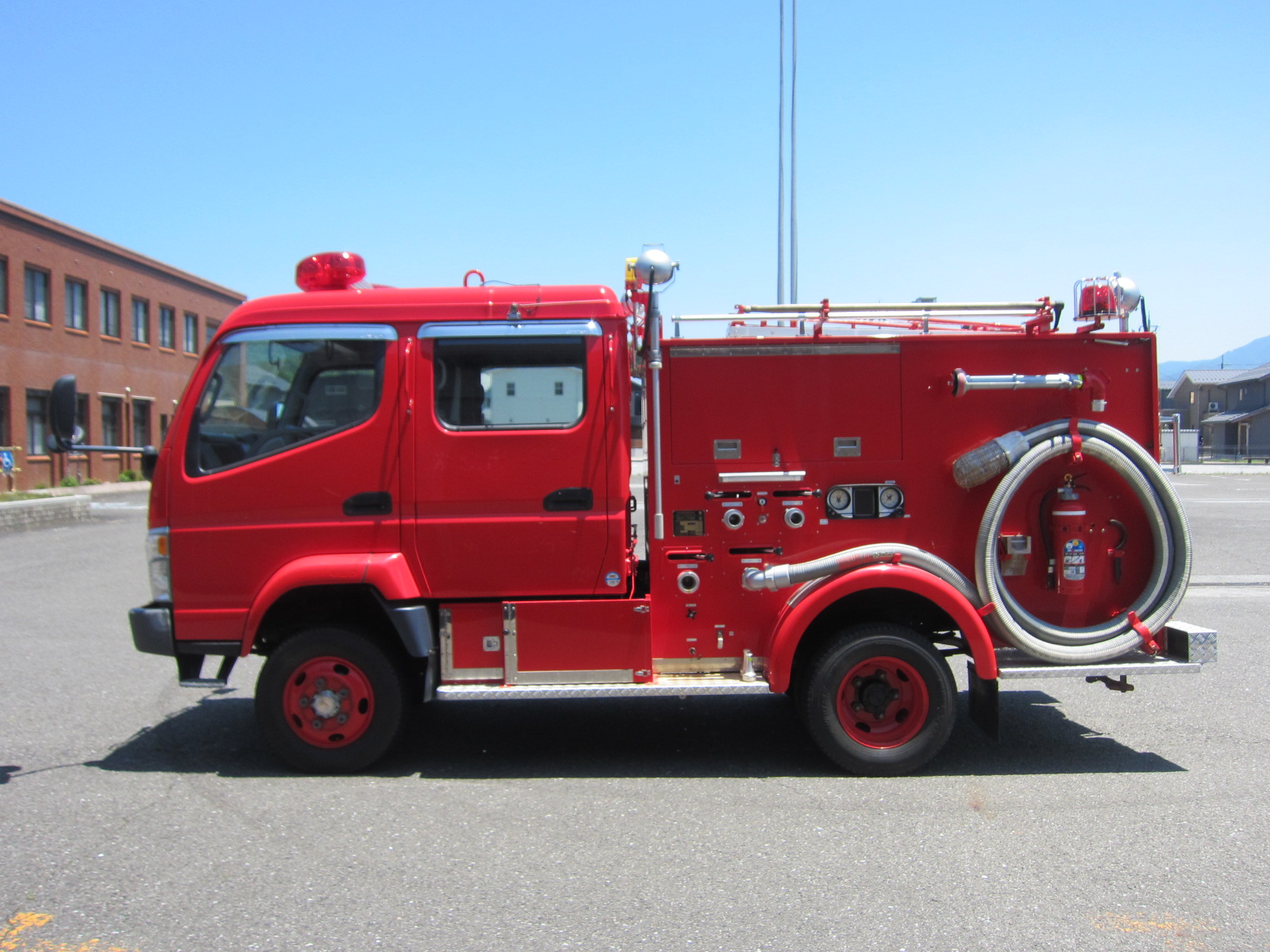 物件番号2消防ポンプ車外観左側面の画像