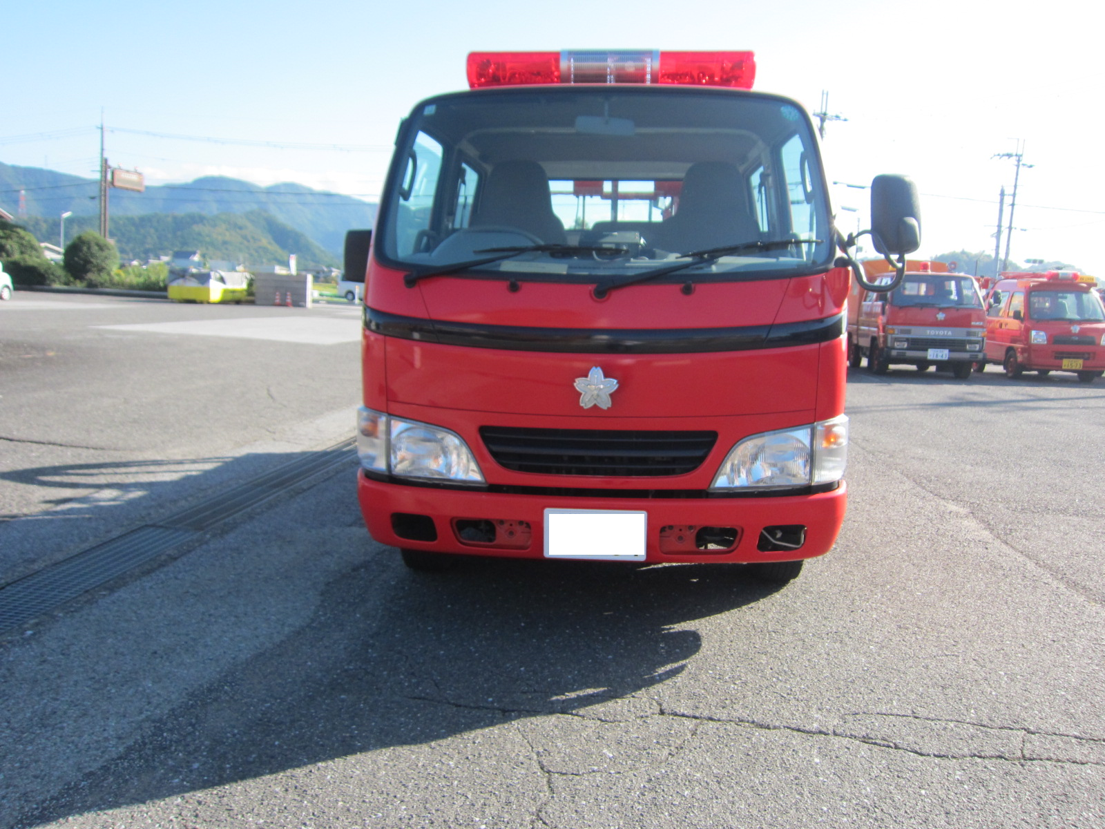 物品番号2消防ポンプ積載車2外観正面の画像