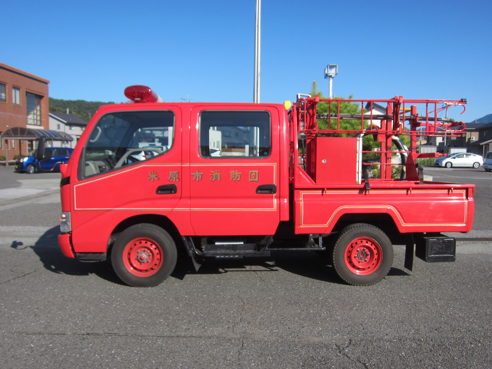 物品番号2消防ポンプ積載車2外観左側面の画像