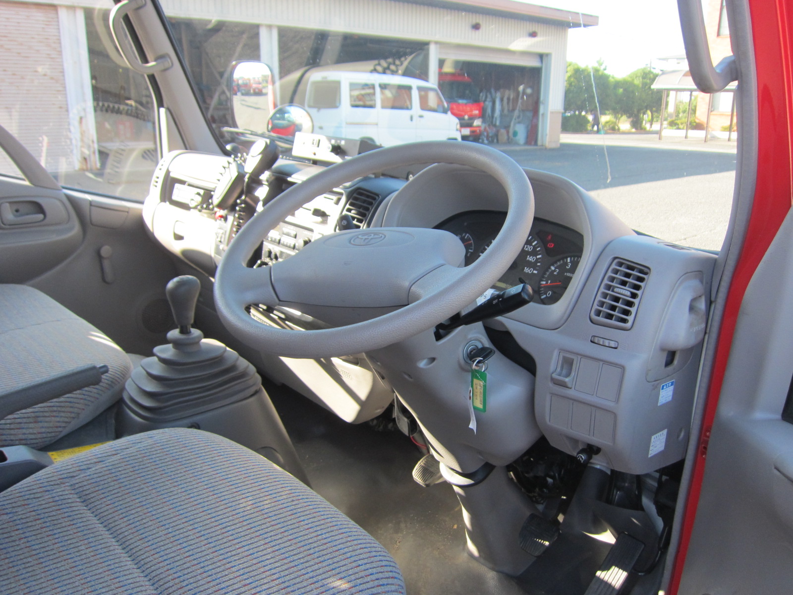 物品番号2消防ポンプ積載車2内観運転席の画像