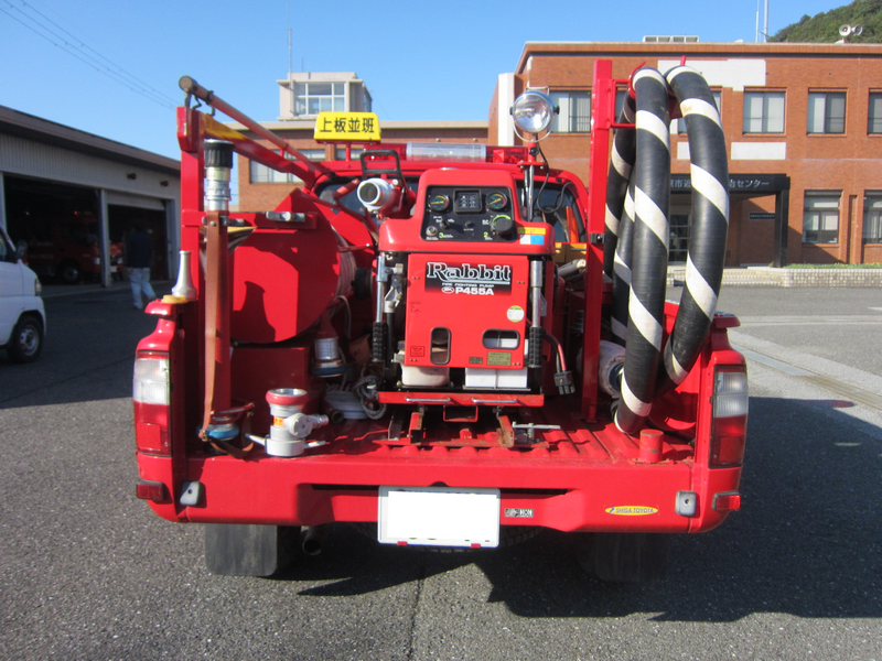 物品番号3消防ポンプ積載車3外観背面の画像