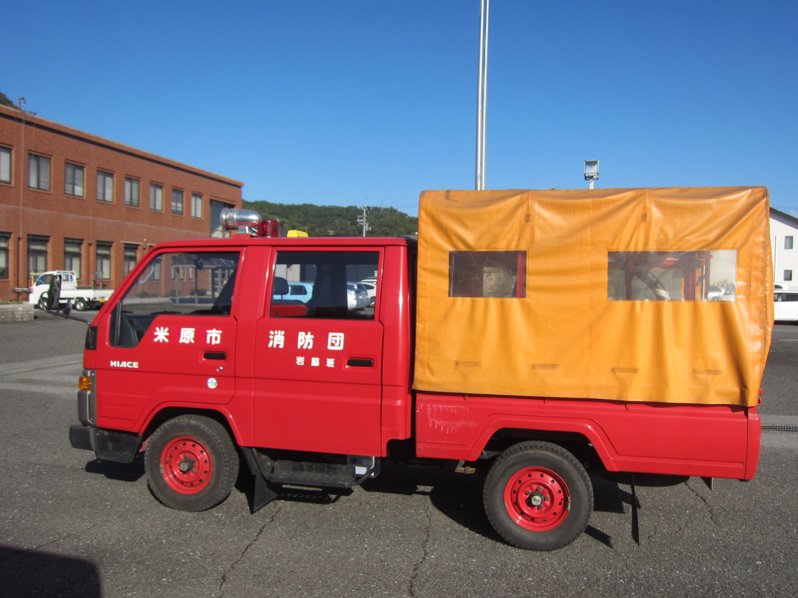 物品番号1消防ポンプ積載車1外観左側面の画像