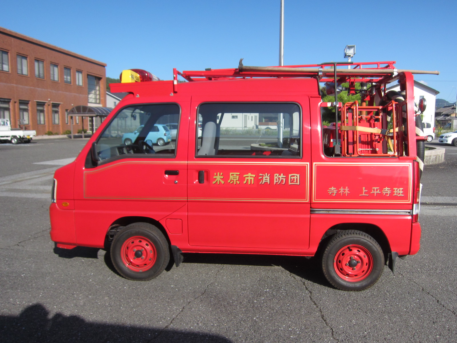 物品番号4消防ポンプ積載車4外観左側面の画像