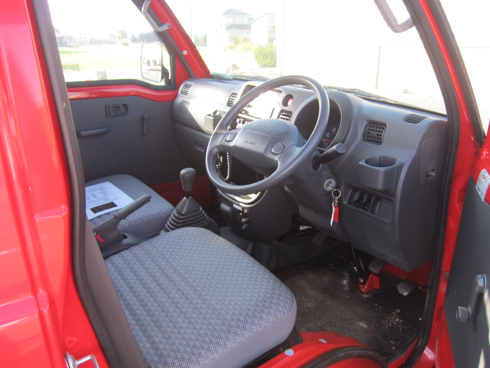 物品番号5消防ポンプ積載車5内観運転席の画像