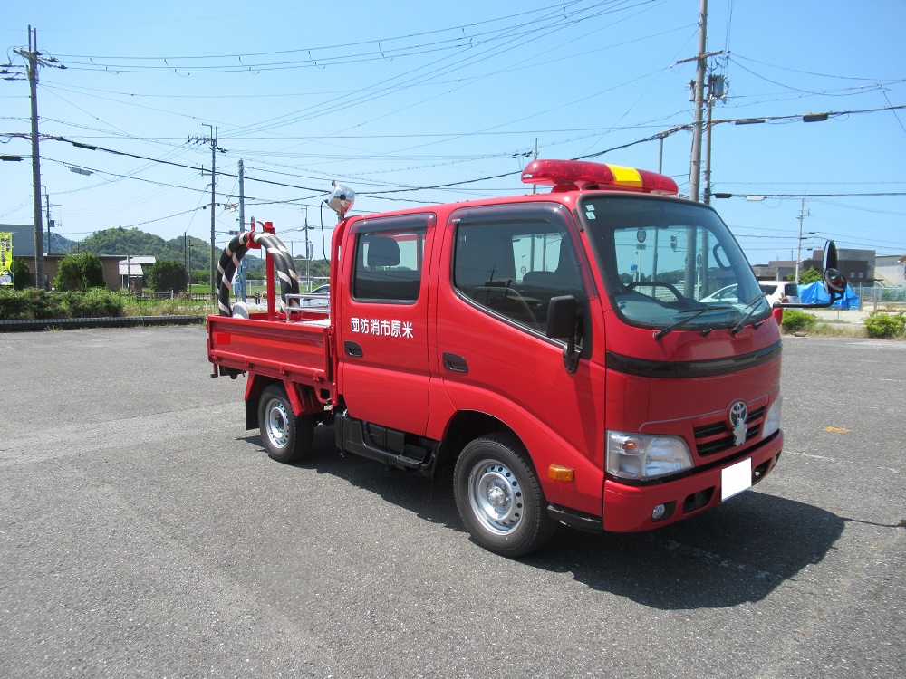 物品番号1消防ポンプ積載車1外観左前方から全体を写した画像