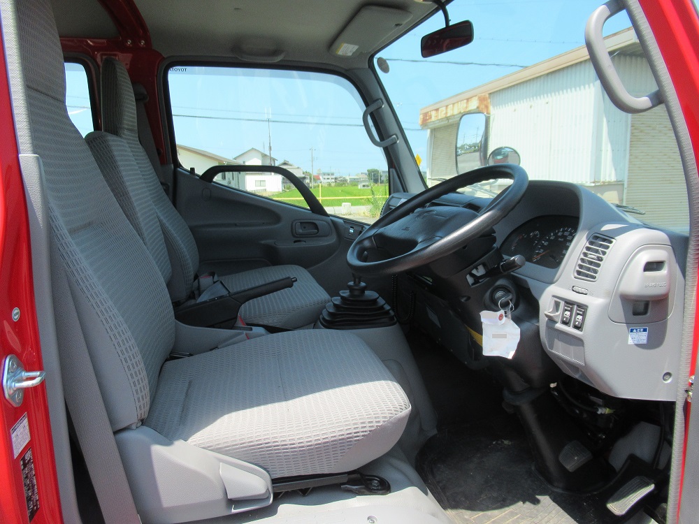 物品番号1消防ポンプ積載車1車内の画像
