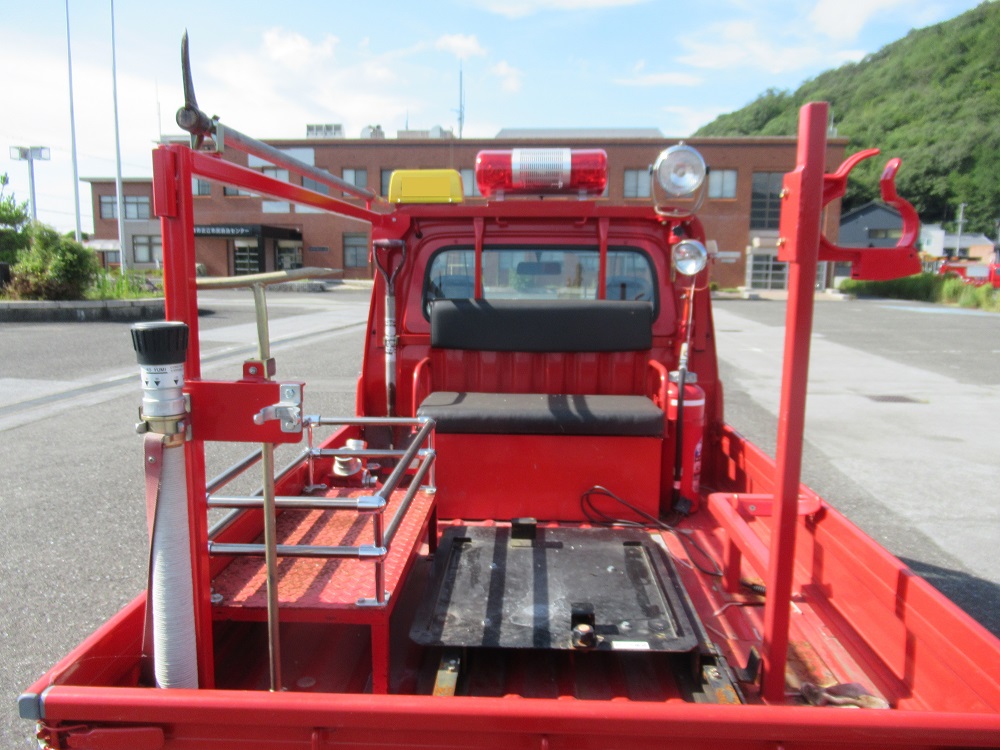 物品番号4消防ポンプ積載車4後部荷台の画像