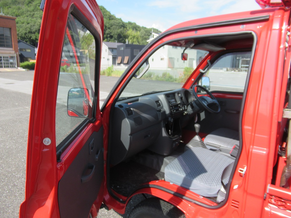 物品番号4消防ポンプ積載車4車内の画像