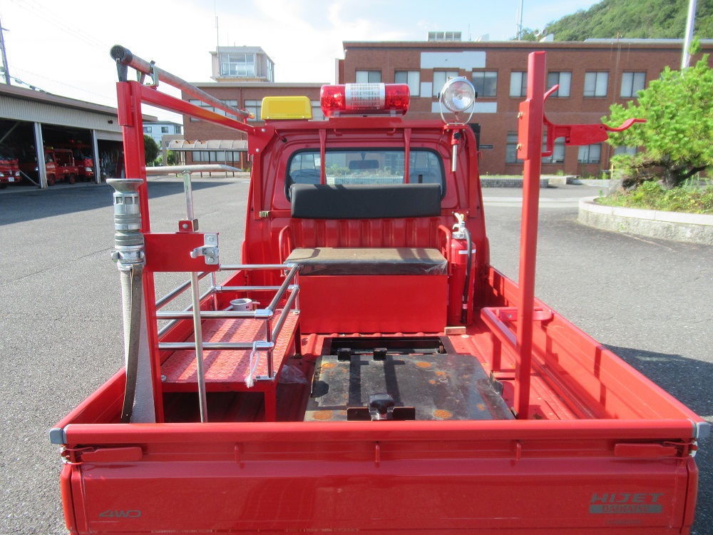 物品番号5消防ポンプ積載車5後部荷台の画像