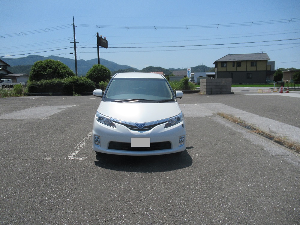 物品番号7普通乗用自動車外観正面の画像