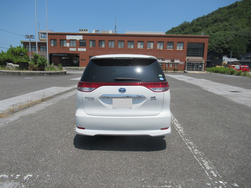 物品番号7普通乗用自動車外観背面の画像
